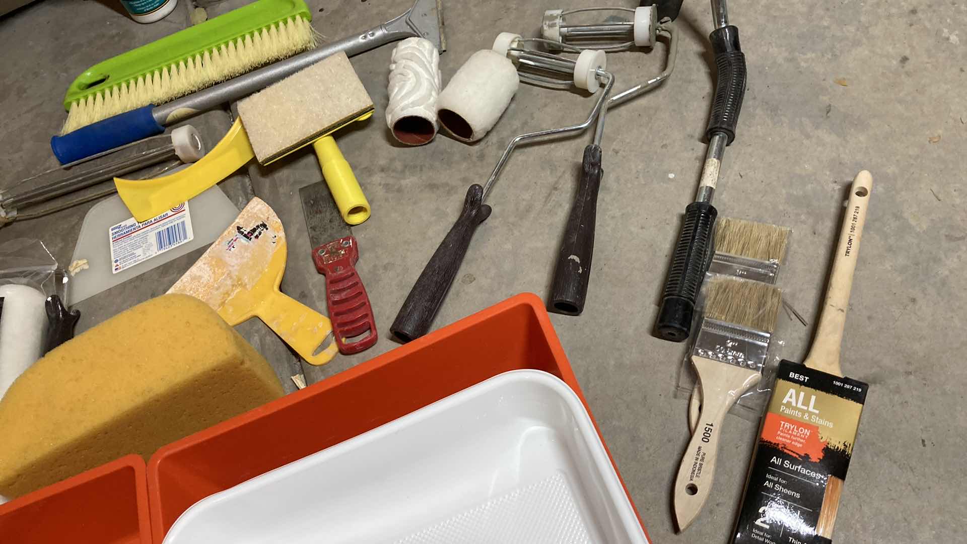 Photo 1 of PAINTERS KIT-VARIOUS PURPOSES