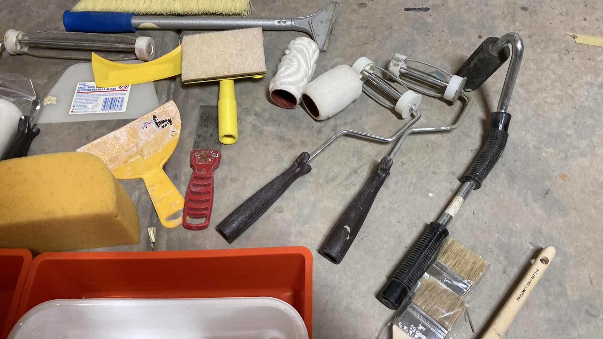 Photo 1 of PAINTERS KIT-VARIOUS PURPOSES