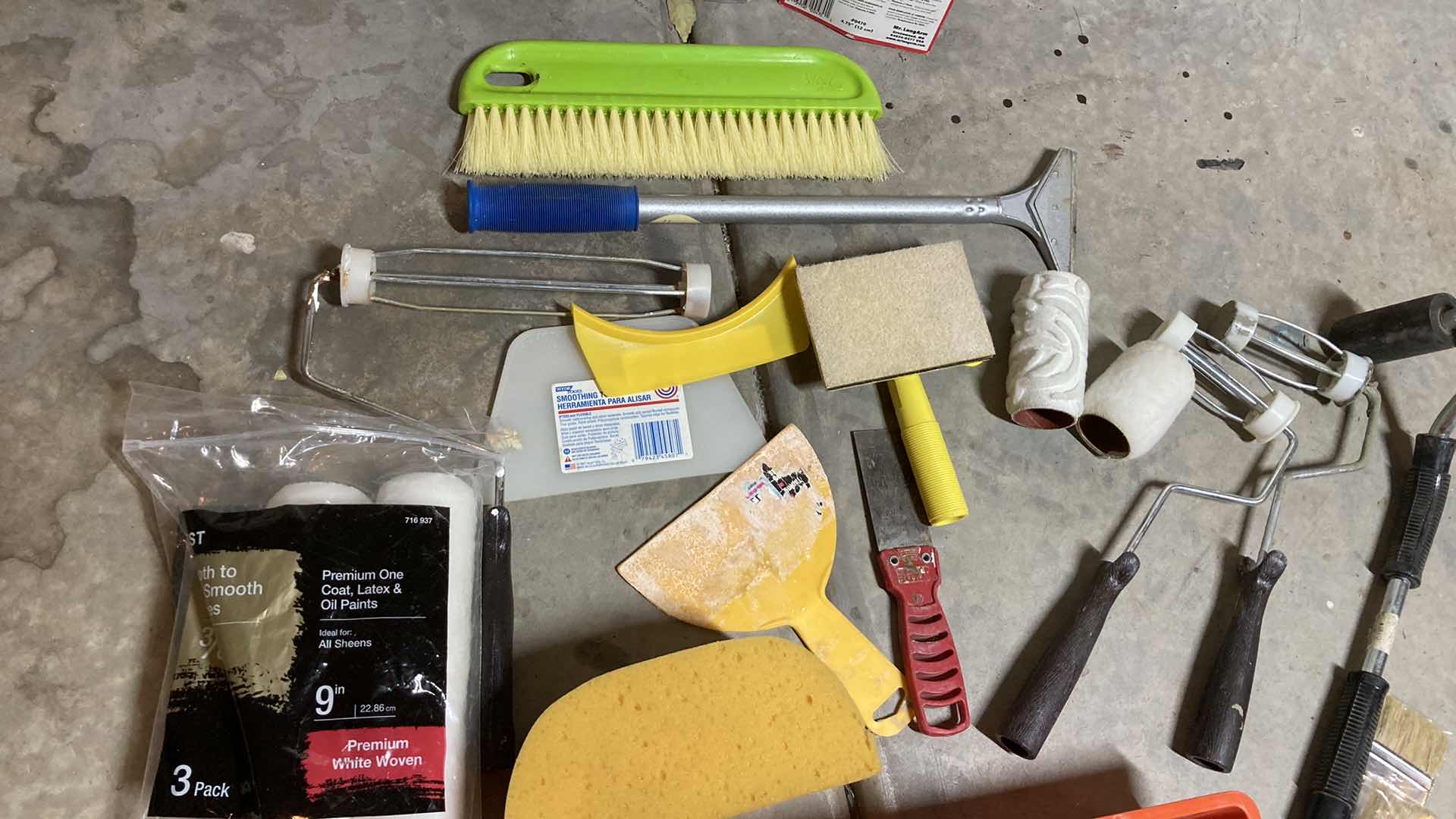 Photo 1 of PAINTERS KIT-VARIOUS PURPOSES