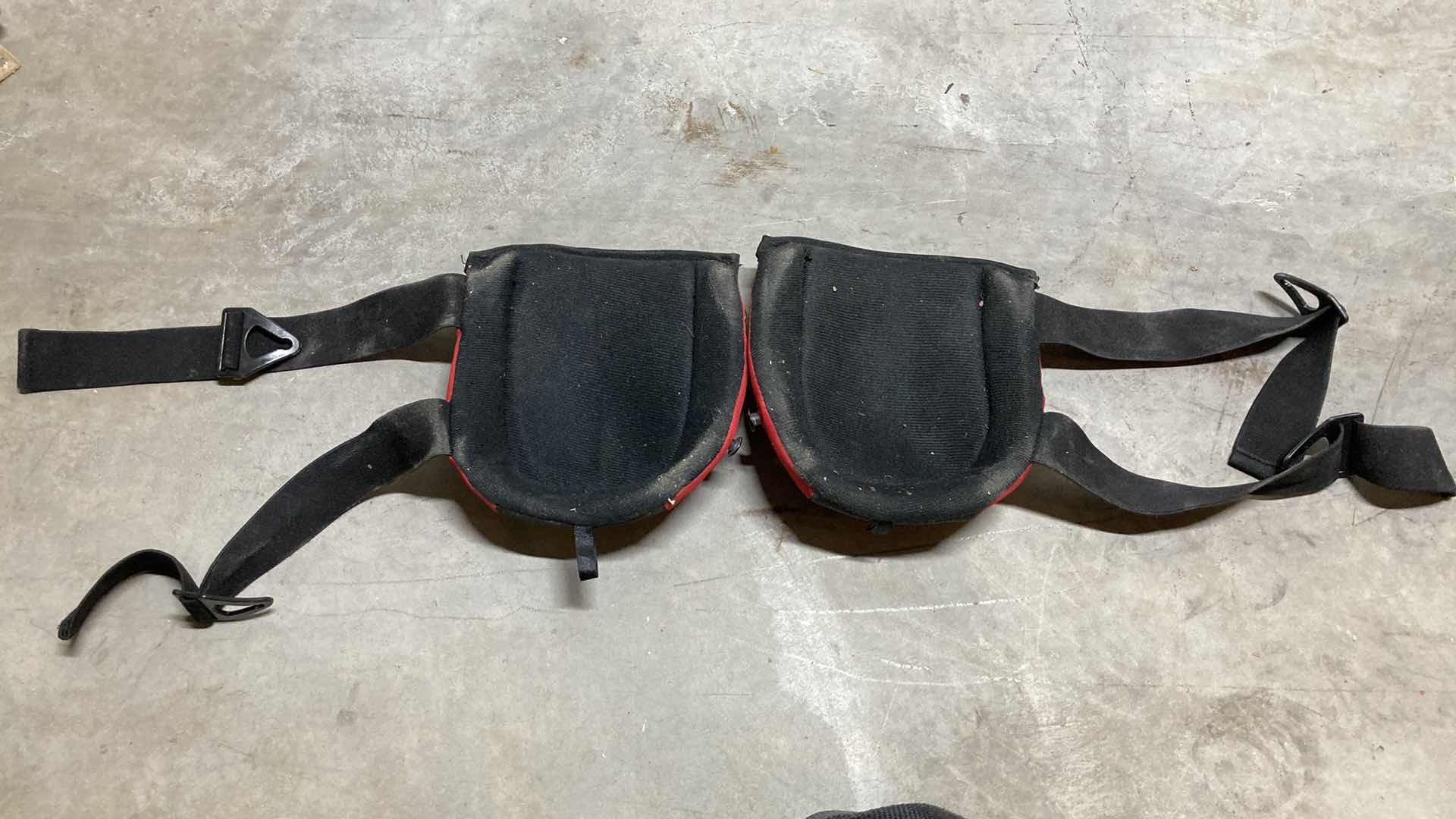 Photo 1 of MCGUIRE & NICHOLAS TOP GRAIN COWHIDE TOOL BELT W KNEE PADS