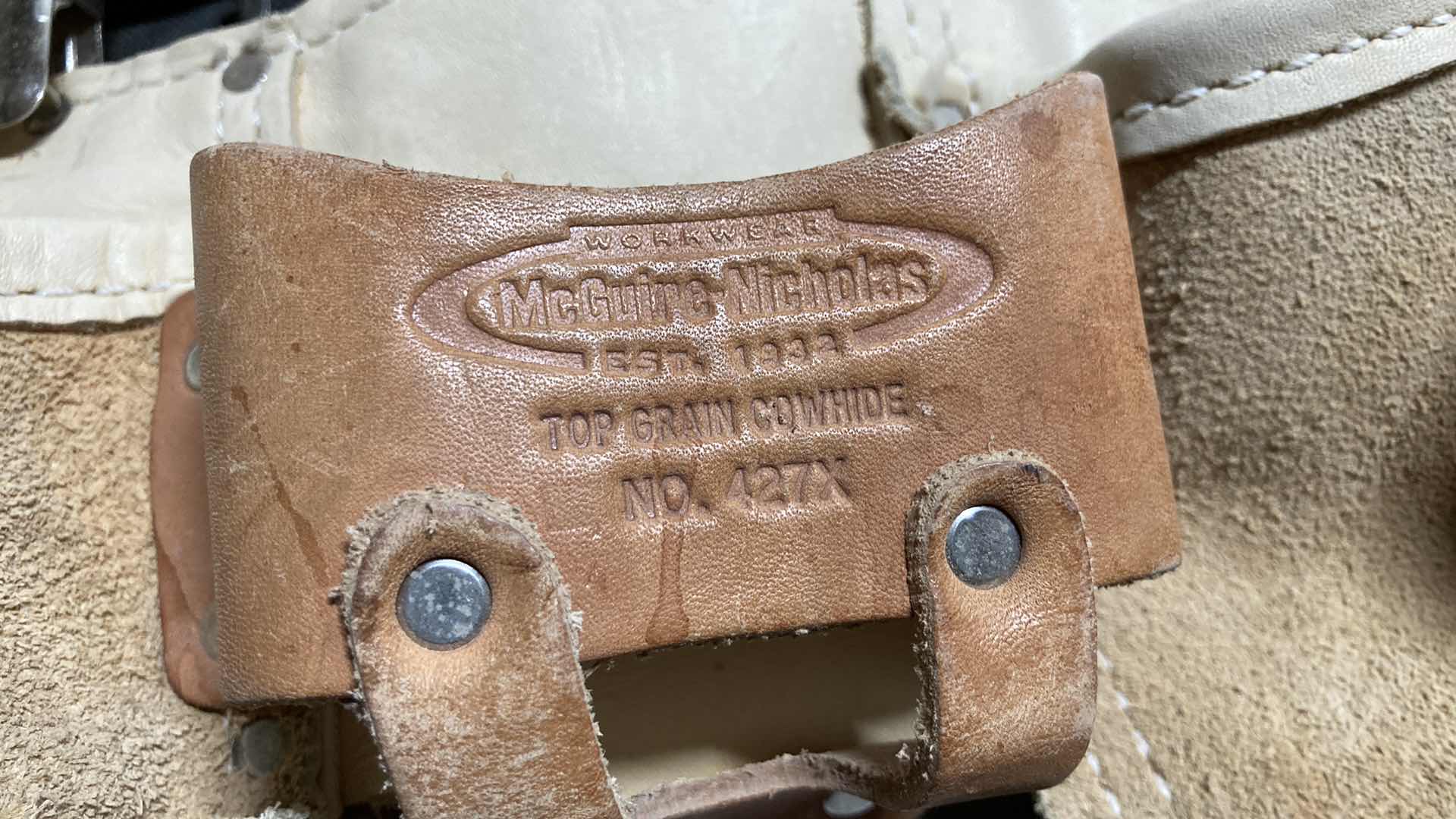 Photo 1 of MCGUIRE & NICHOLAS TOP GRAIN COWHIDE TOOL BELT W KNEE PADS