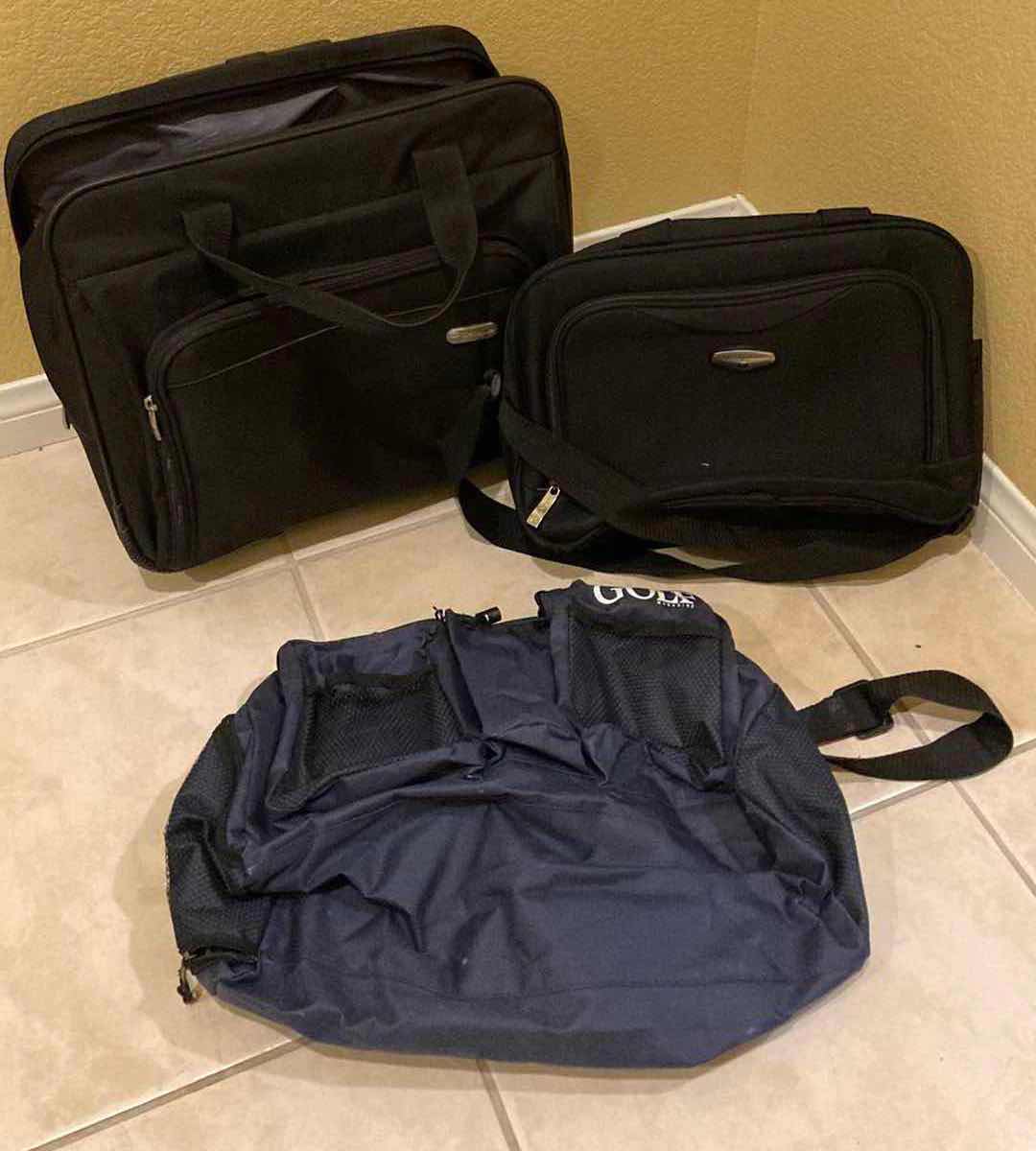 Photo 3 of TRAVEL BAGS (5)