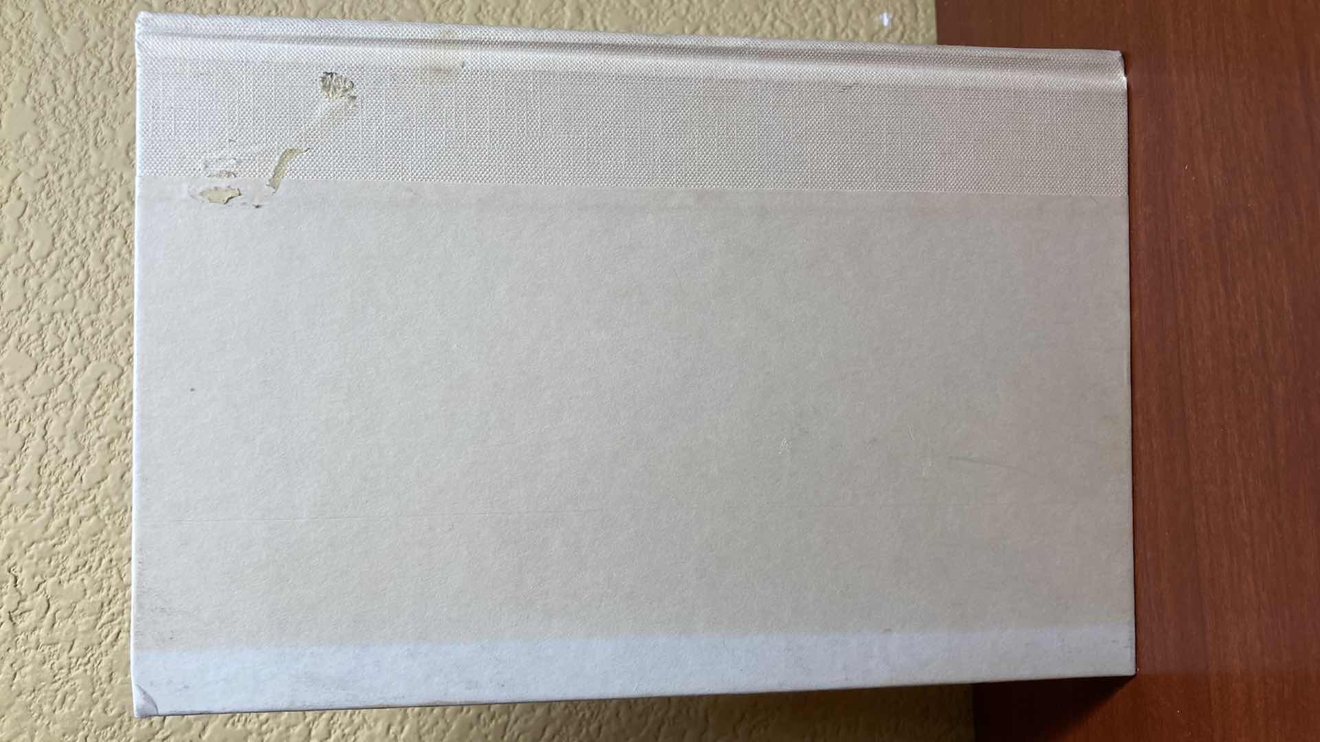 Photo 1 of SAFE HARBOUR AUTOGRAPHED BY DANIELLE STEEL HARD COVER BOOK