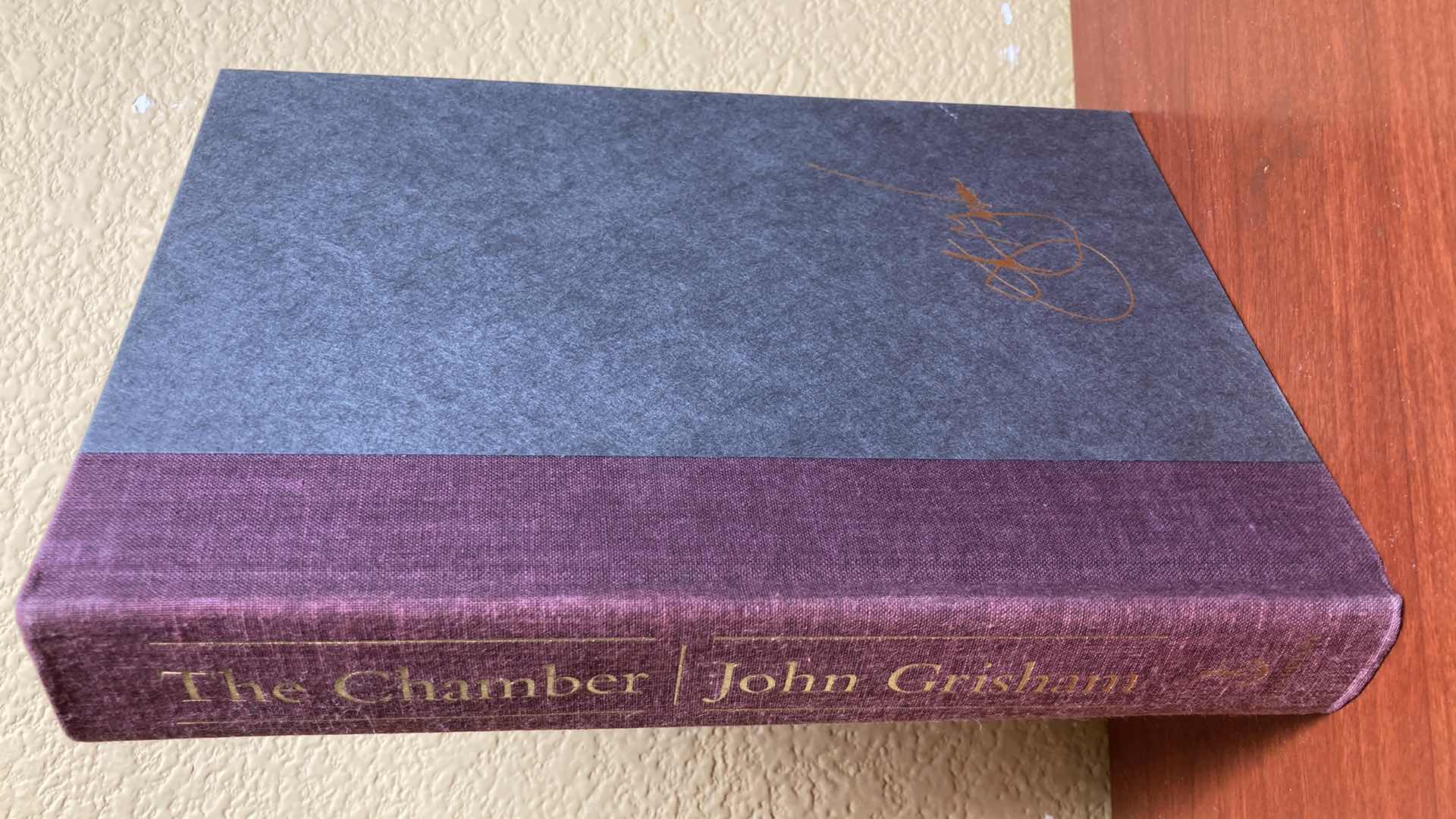 Photo 1 of THE CHAMBER AUTOGRAPHED BY JOHN GRISHAM HARD COVER BOOK