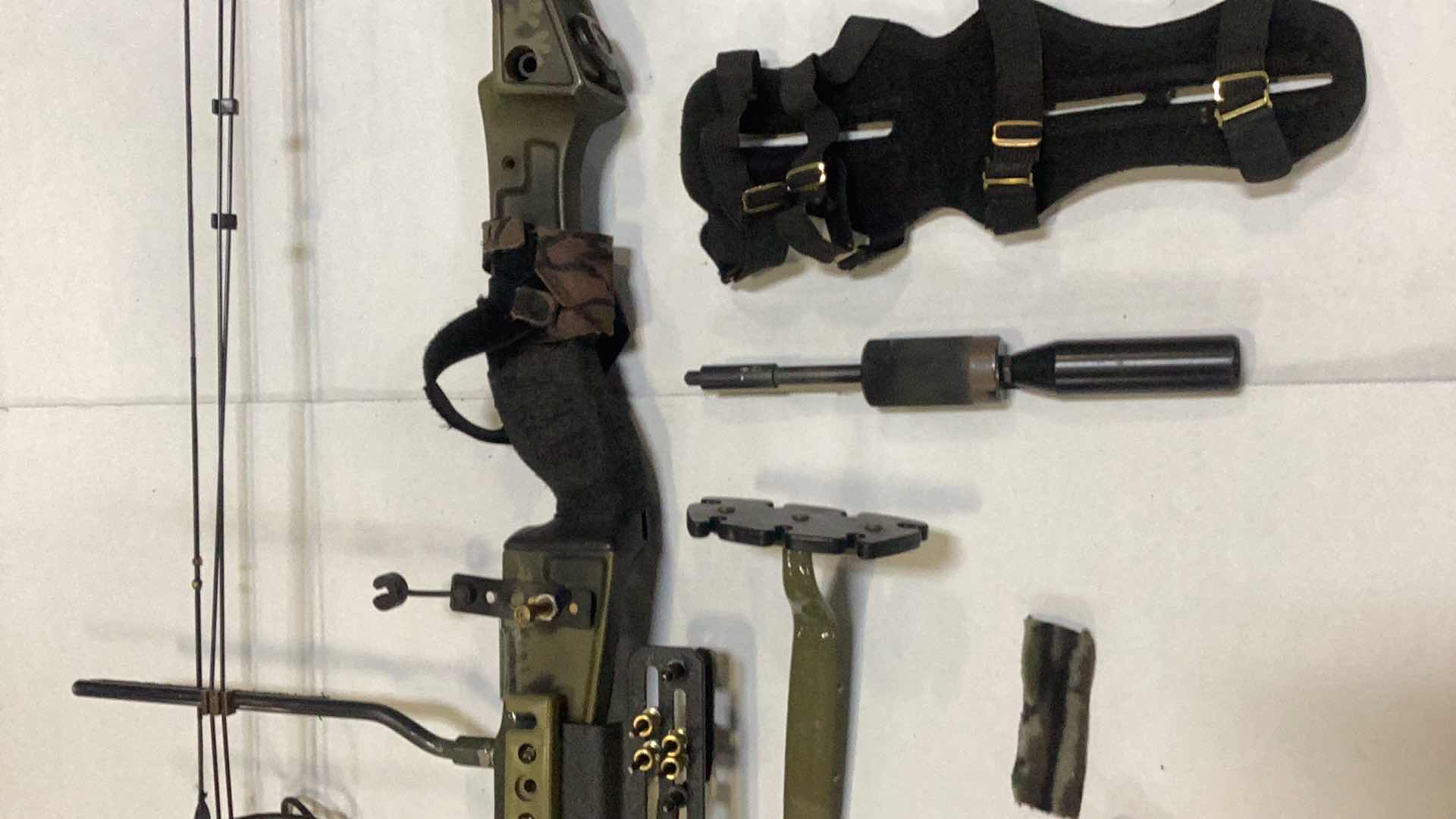 Photo 1 of BEAR FLAIR COMPOUND BOW WITH ARROWS