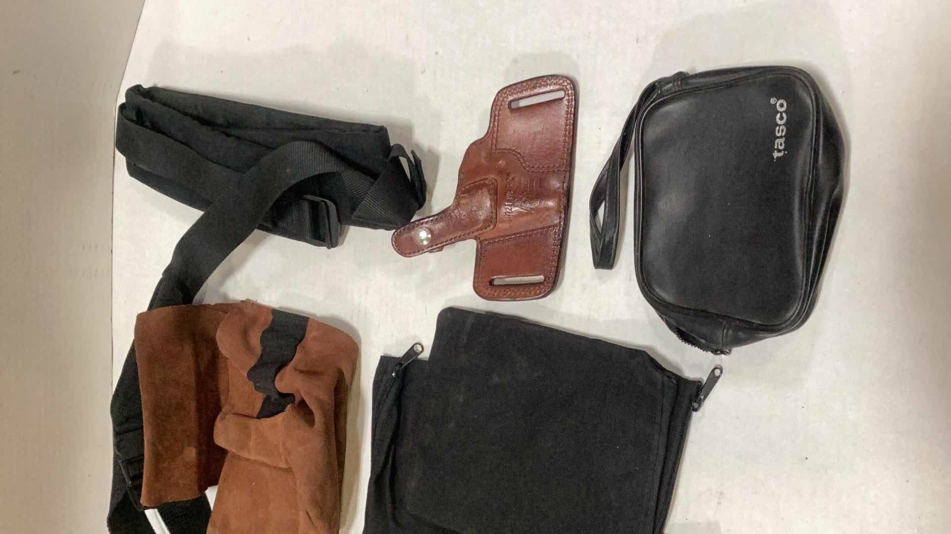 Photo 1 of MULTIPLE GUN ITEMS