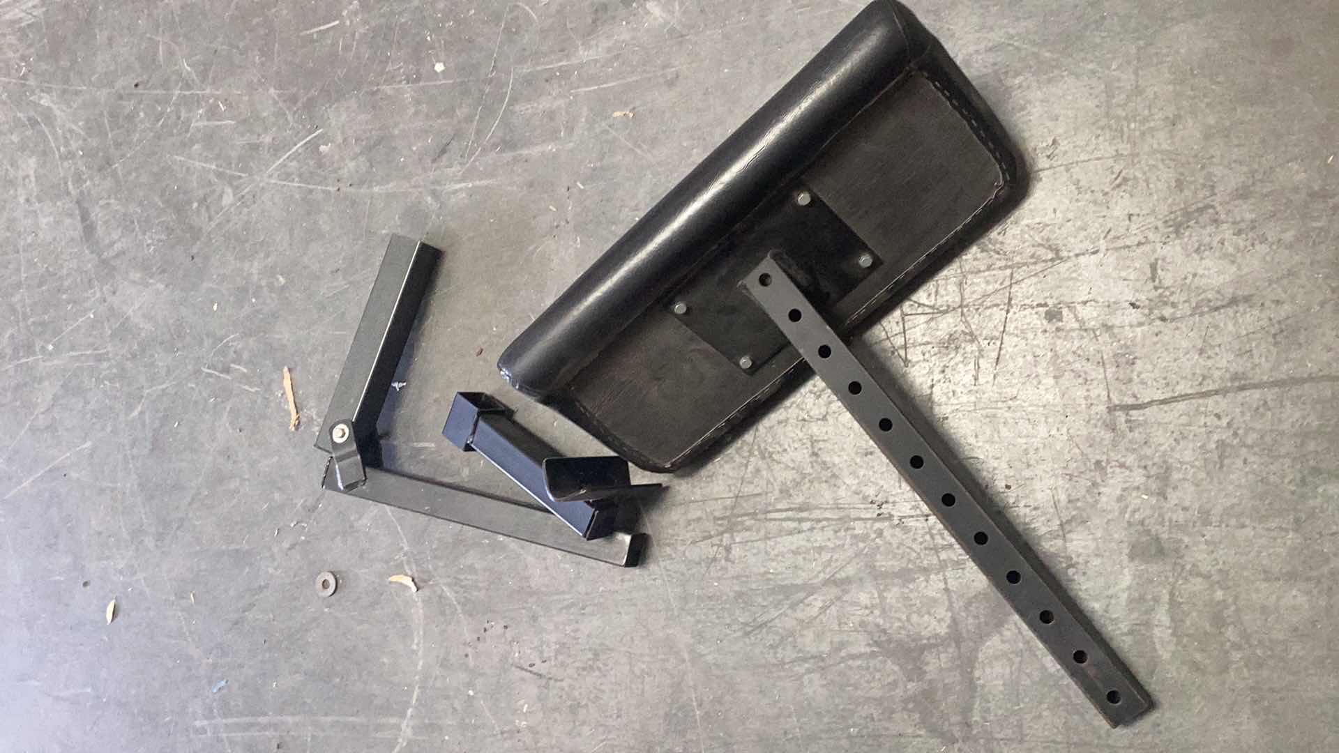 Photo 1 of WEIGHTLIFTING MACHINE