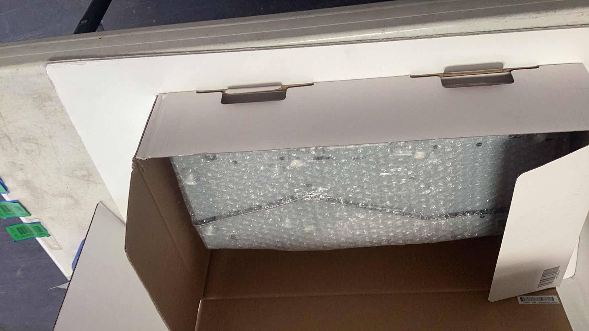 Photo 1 of LG 4K HD BLU-RAY PLAYER UP970 NO REMOTE