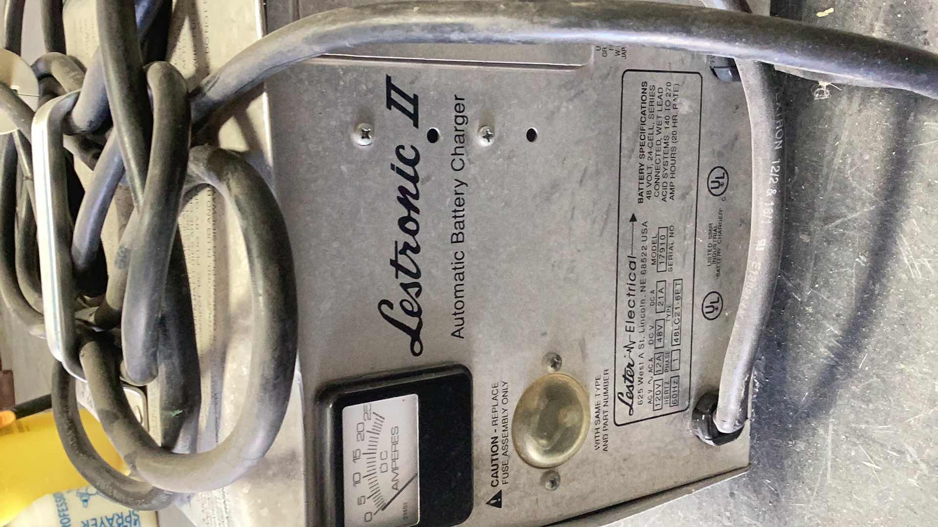 Photo 1 of LESTRONIC 2 AUTOMATIC BATTERY CHARGER