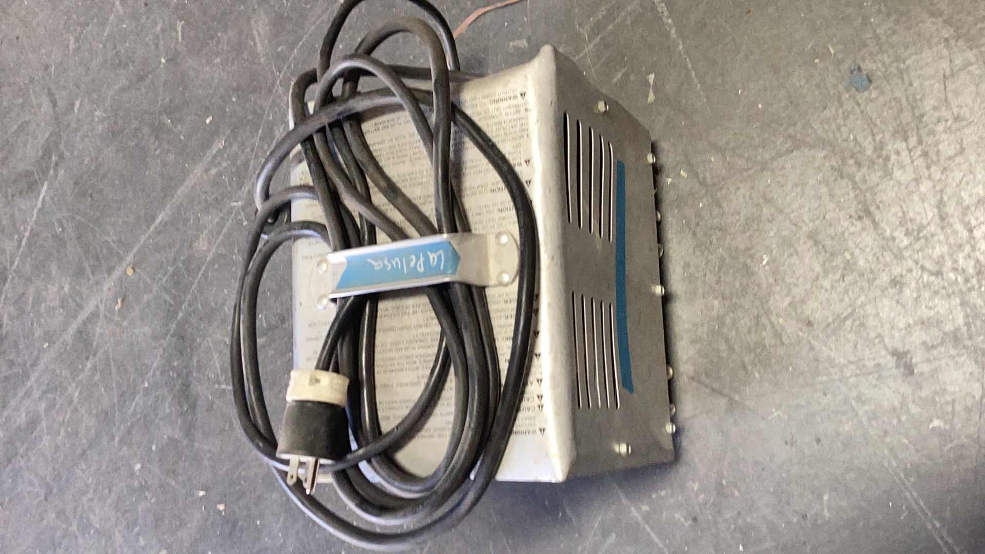 Photo 1 of LESTRONIC 2 AUTOMATIC BATTERY CHARGER