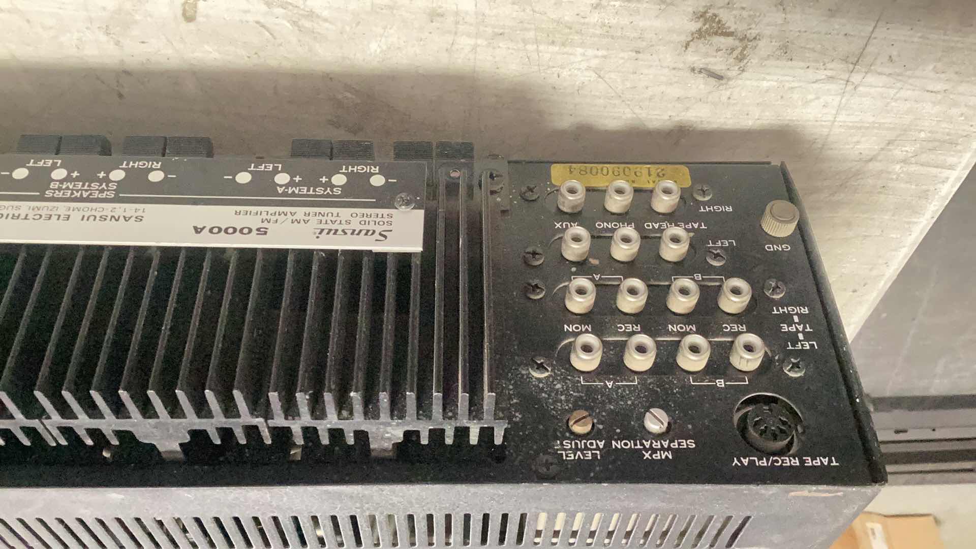 Photo 4 of SANSUI AMP POWERS ON