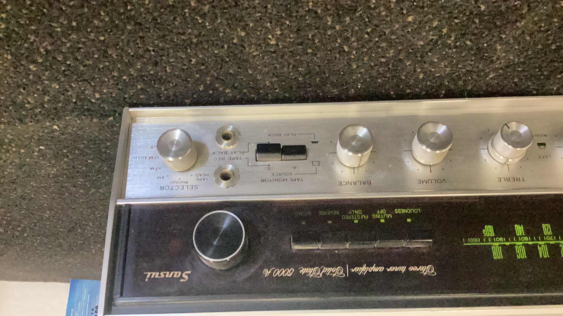 Photo 1 of SANSUI AMP POWERS ON