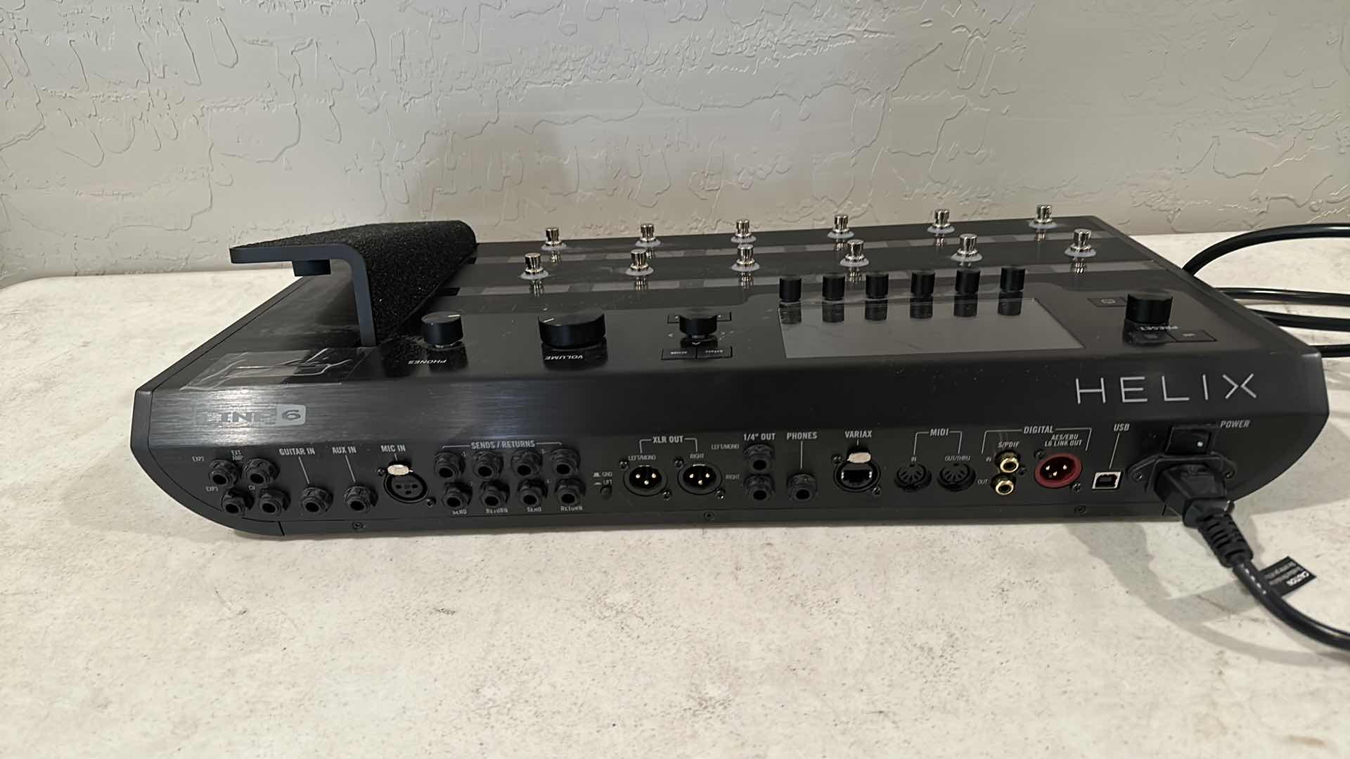 Photo 3 of HELIX LINE 6 FLOOR GUITAR PROCESSOR 