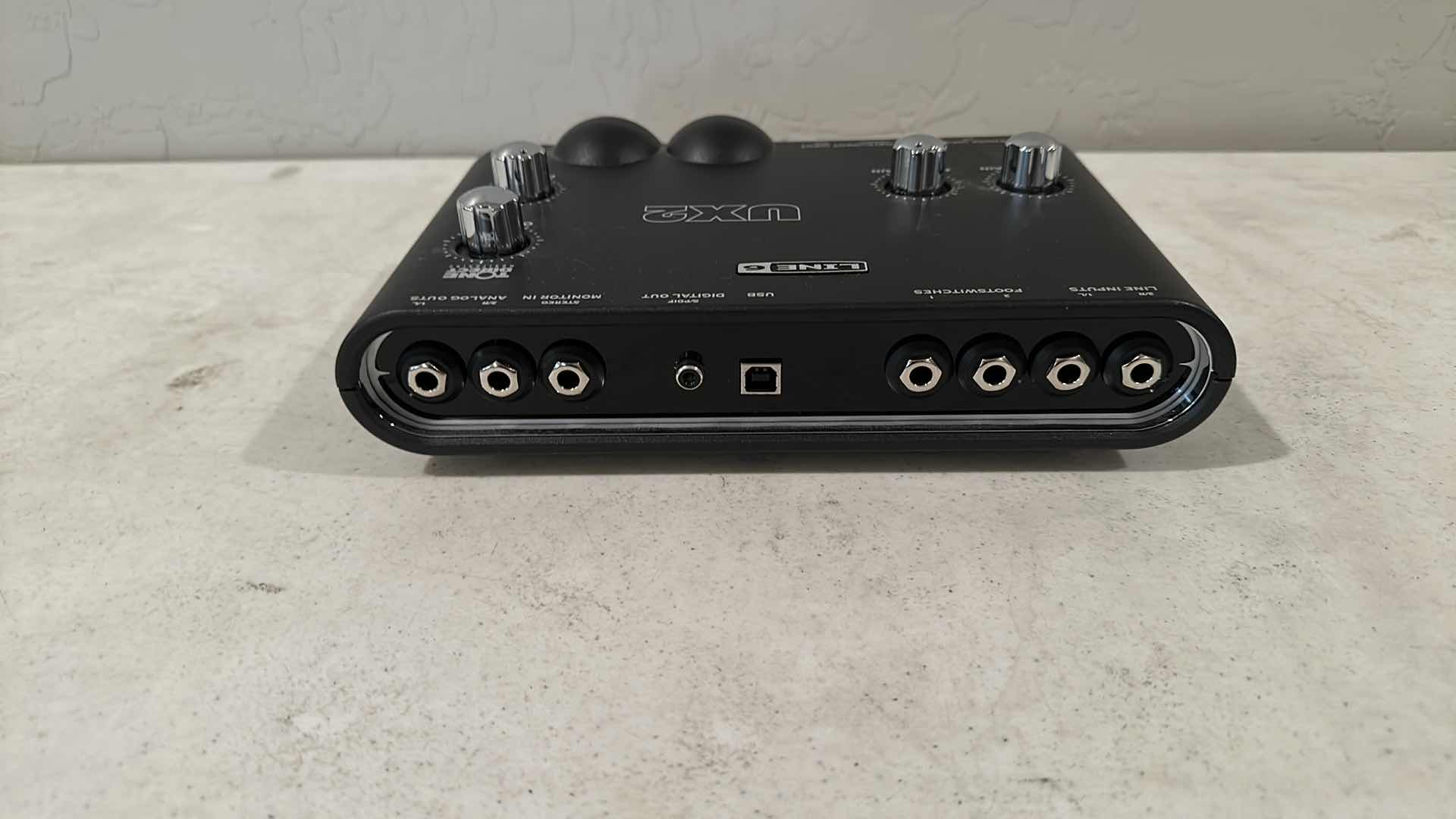 Photo 3 of UX2 LINE6