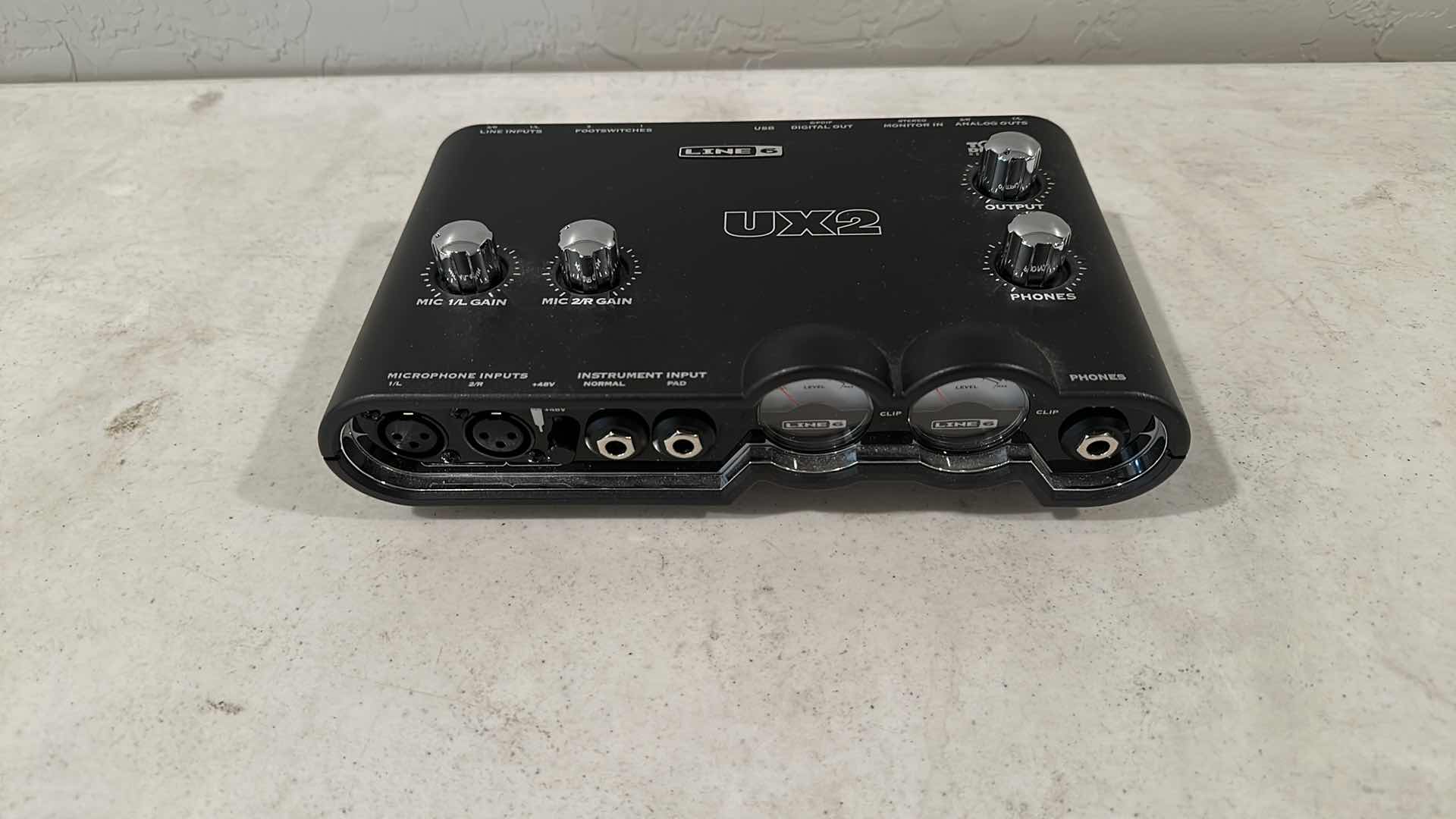 Photo 1 of UX2 LINE6