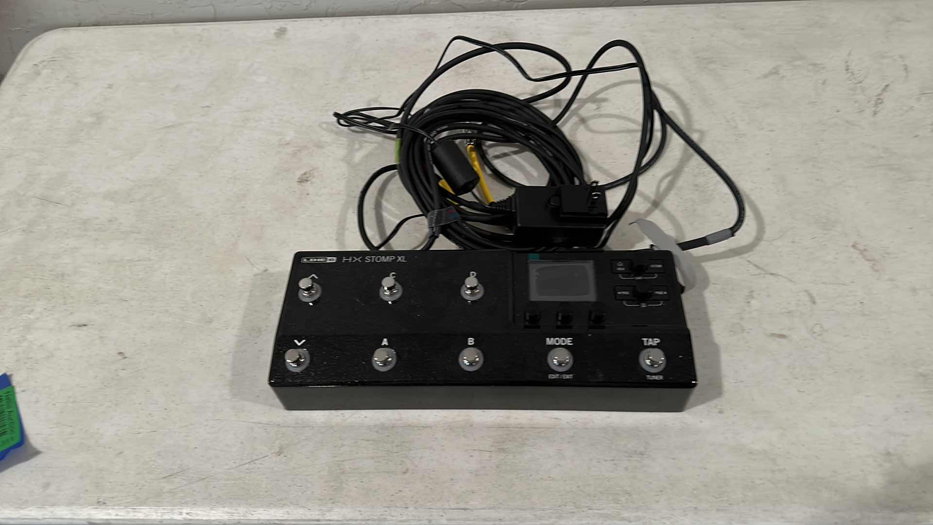 Photo 1 of LINE6 HX STOMP XL EFFECTS GUITAR EFFECTS PROCESSOR