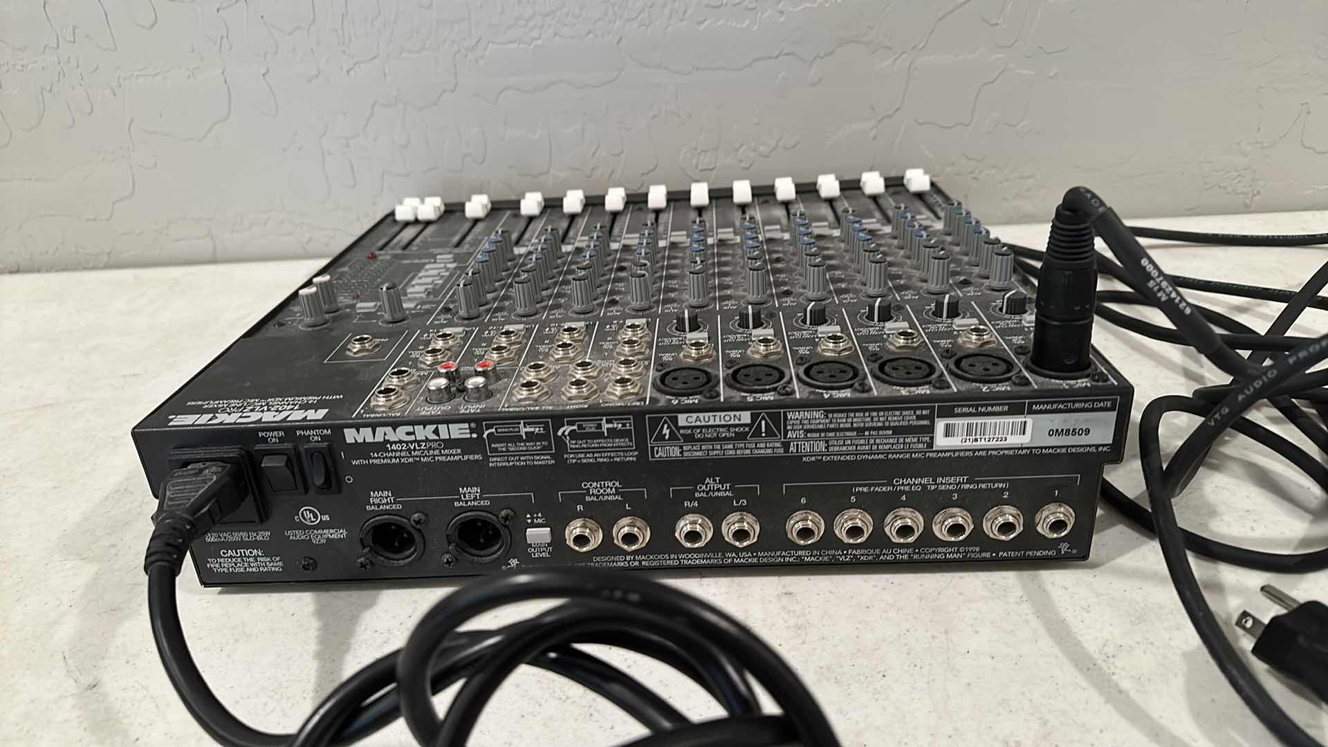 Photo 4 of MACKIE 1402 VLZ PRO 14- CHANNEL MIC/LIN AUDIO BOARD MIXER