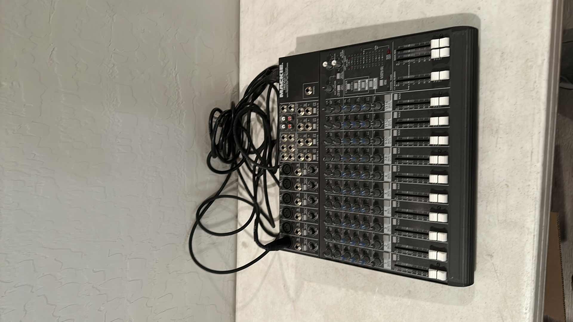 Photo 2 of MACKIE 1402 VLZ PRO 14- CHANNEL MIC/LIN AUDIO BOARD MIXER