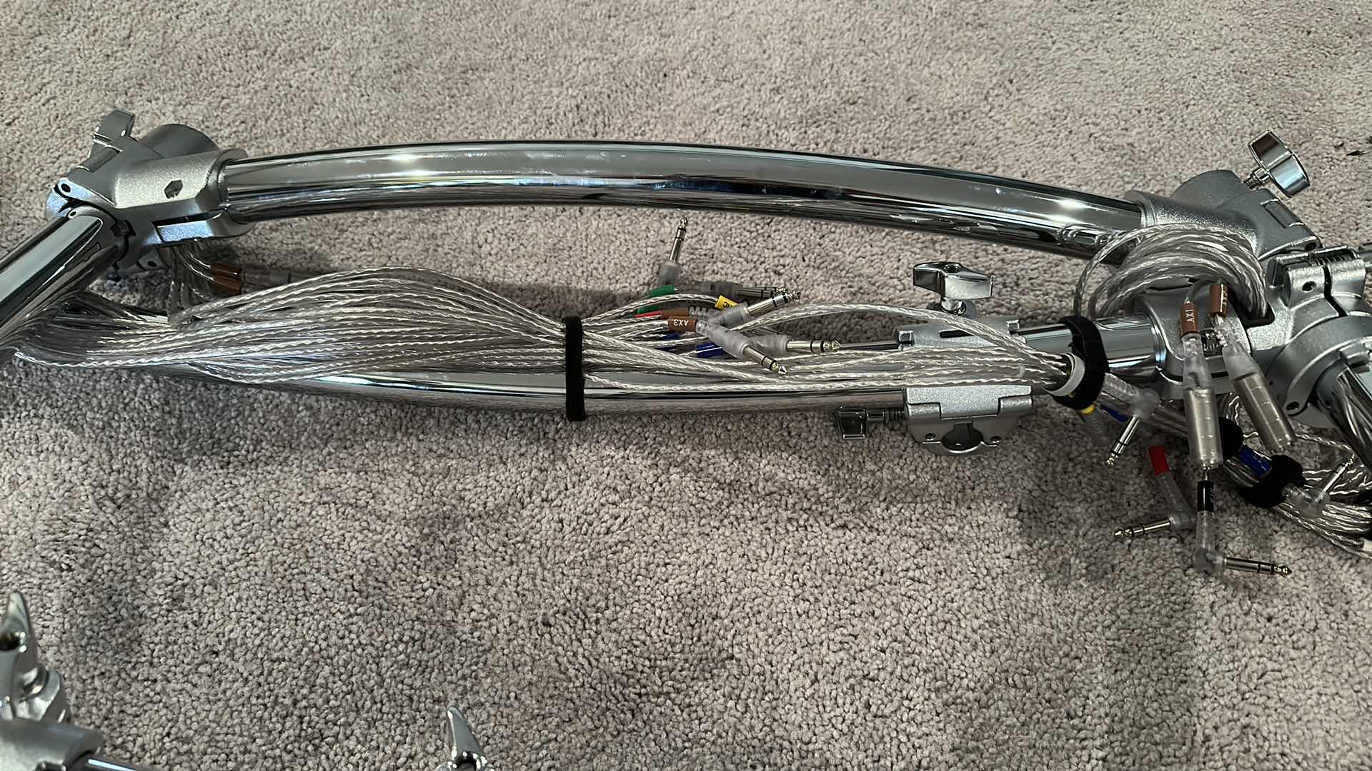 Photo 1 of ROLAND V-DRUM CENTRAL STAND