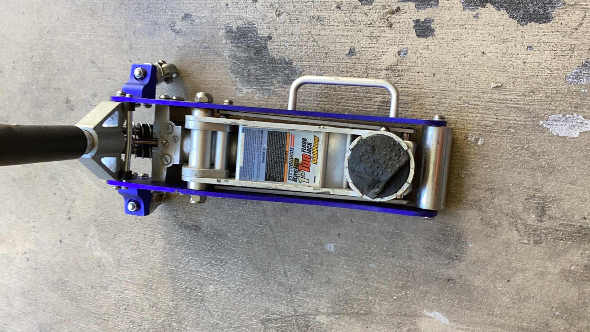 Photo 2 of PITTSBURG RACING 1.5 TON FLOOR JACK RAPID PUMP