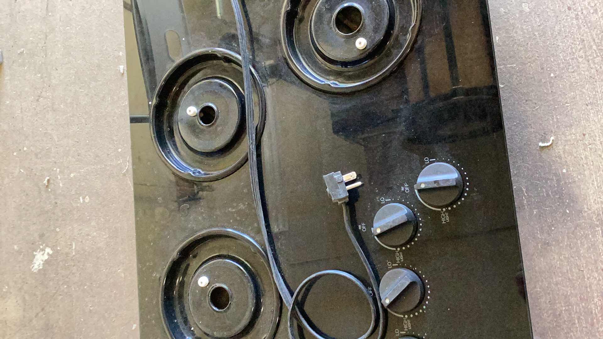 Photo 4 of GENERAL ELECTRIC 5 BURNER ELECTRIC STOVE