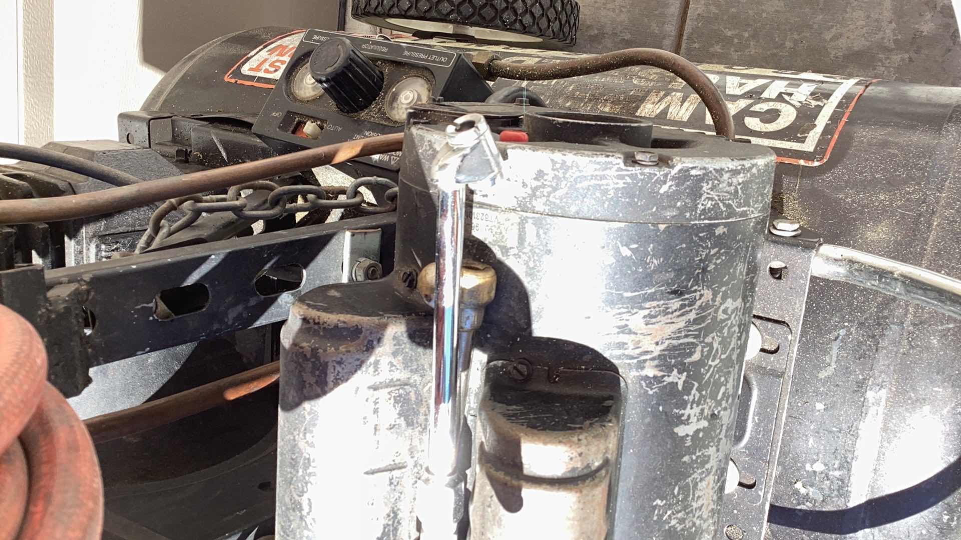 Photo 5 of CAMPBELL HAUSFELD 4.5 HP 20 GALLON AIR PUMP TESTED WORKING