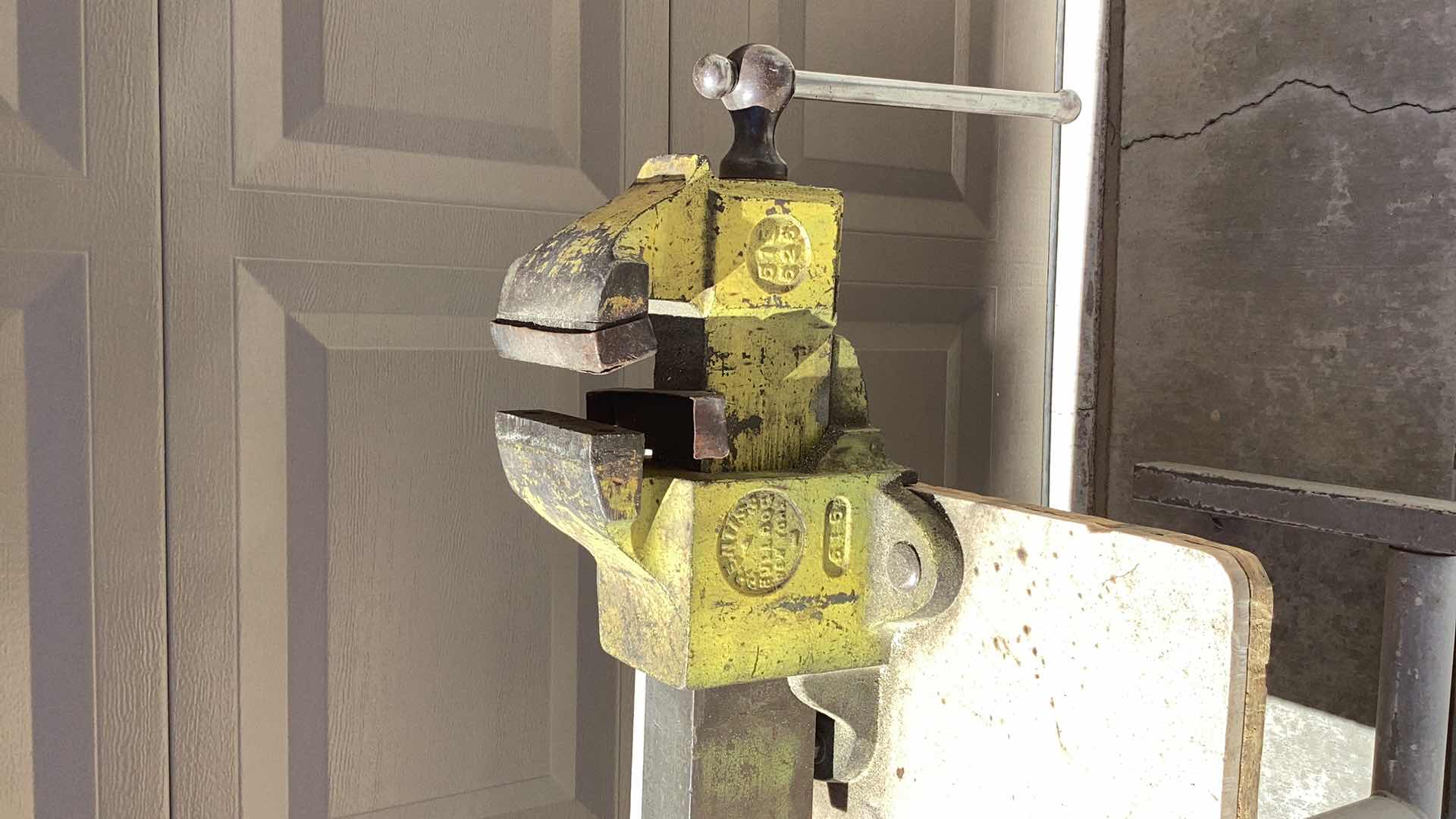 Photo 2 of 2 LARGE VISES WITH ROLLING STAND