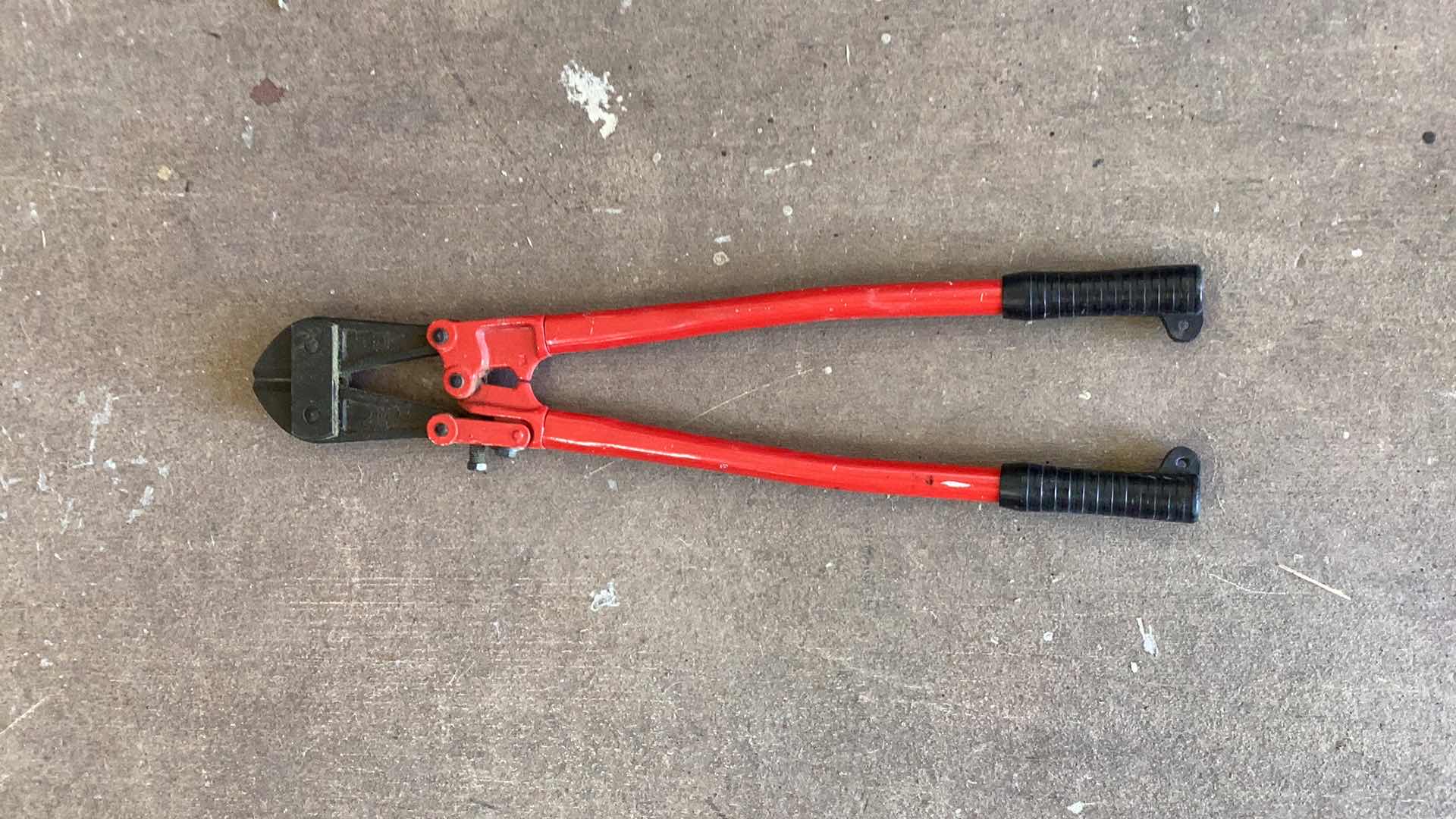 Photo 1 of LARGE BOLT CLIPPER