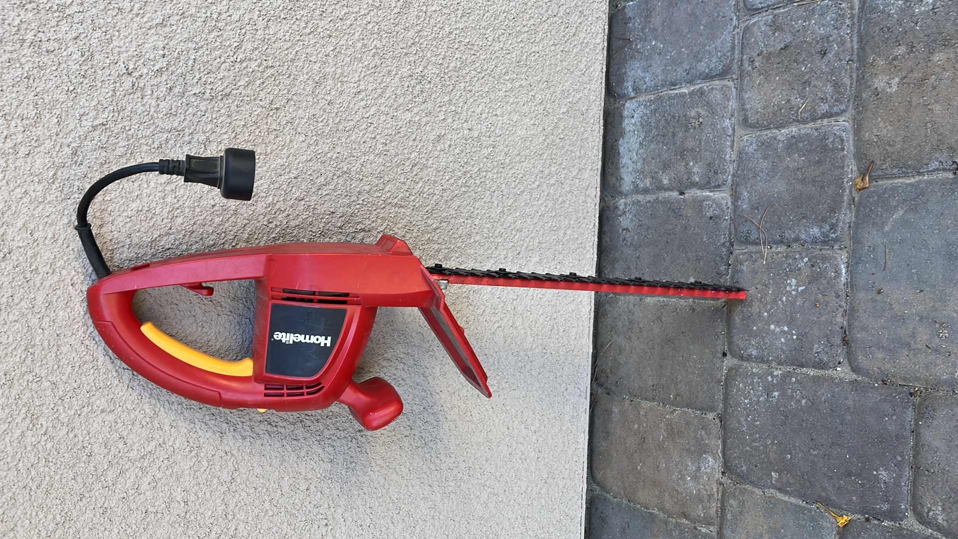 Photo 1 of HEDGE TRIMMER HOMELITE 30” X 5”
