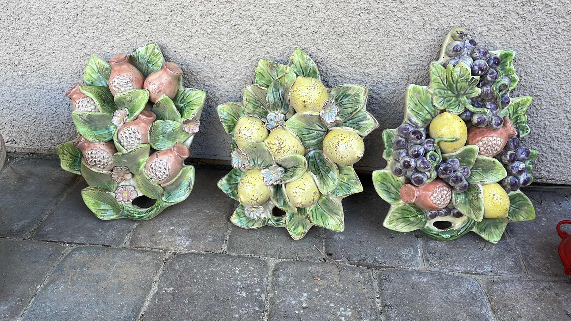 Photo 1 of BACKYARD/GARDEN DECOR BIRD FEEDER AND HANGING DECOR