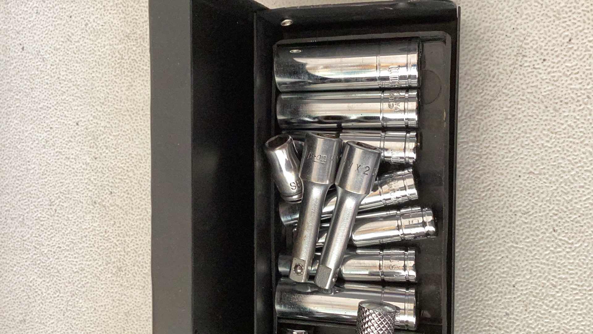 Photo 1 of SMALL METRIC SOCKET SET