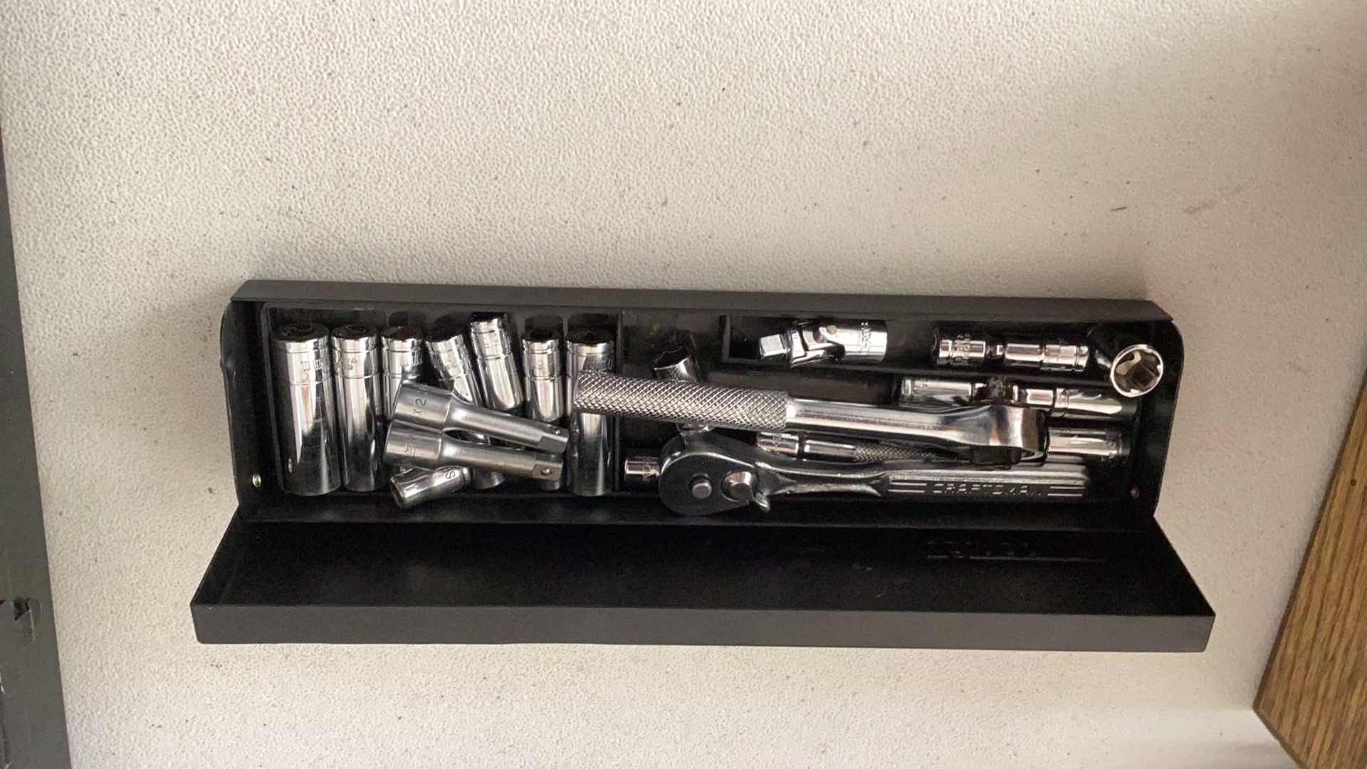 Photo 1 of SMALL METRIC SOCKET SET