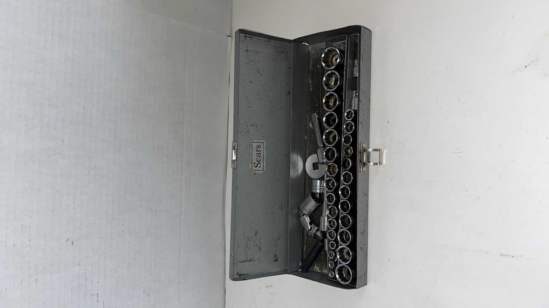 Photo 3 of RATCHET SOCKET SET