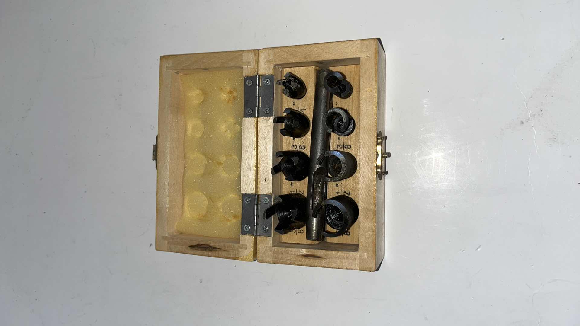 Photo 2 of PLUG CUTTWR 8 PIECE SET