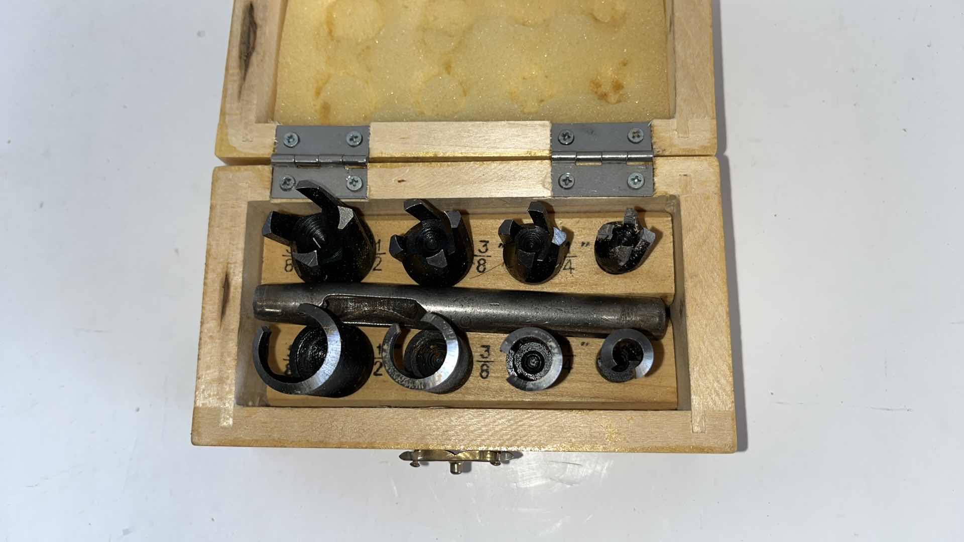 Photo 1 of PLUG CUTTWR 8 PIECE SET