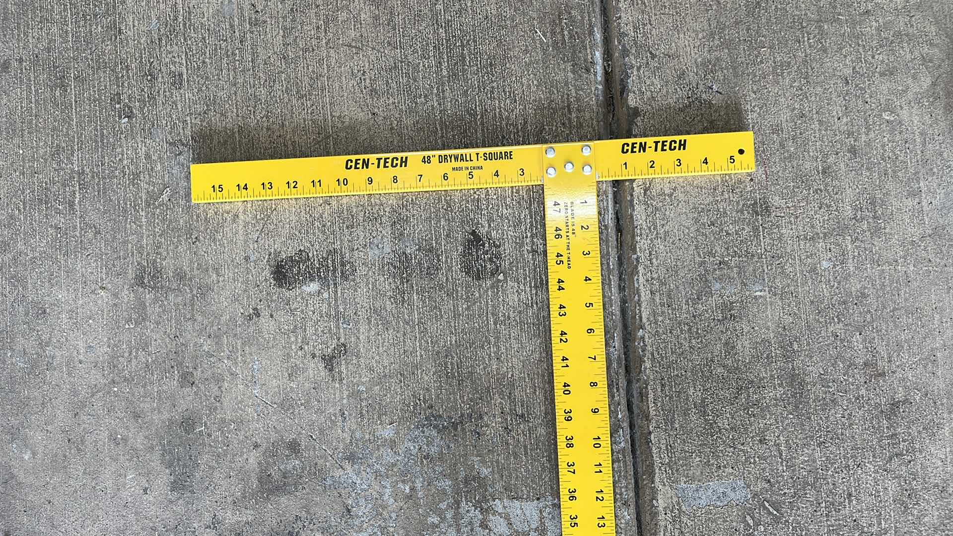 Photo 1 of DRYWALL T SQUARE 48”