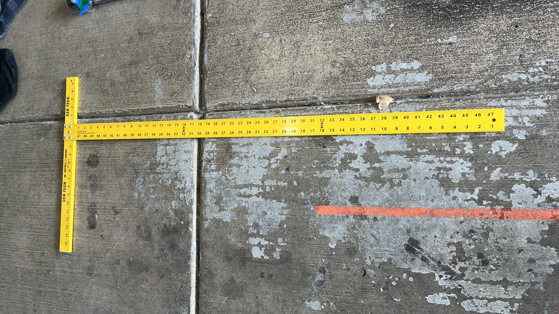 Photo 1 of DRYWALL T SQUARE 48”