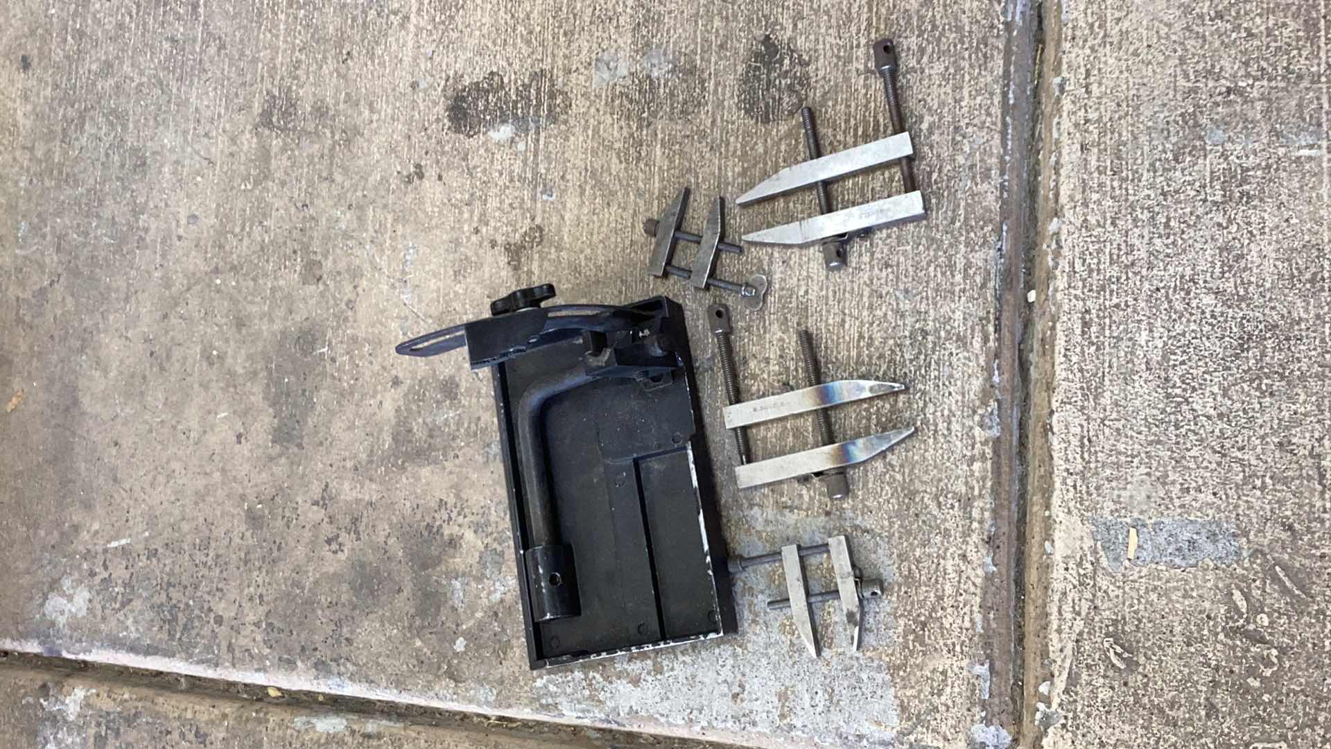 Photo 1 of MINI VISES AND ANGLE SETTER