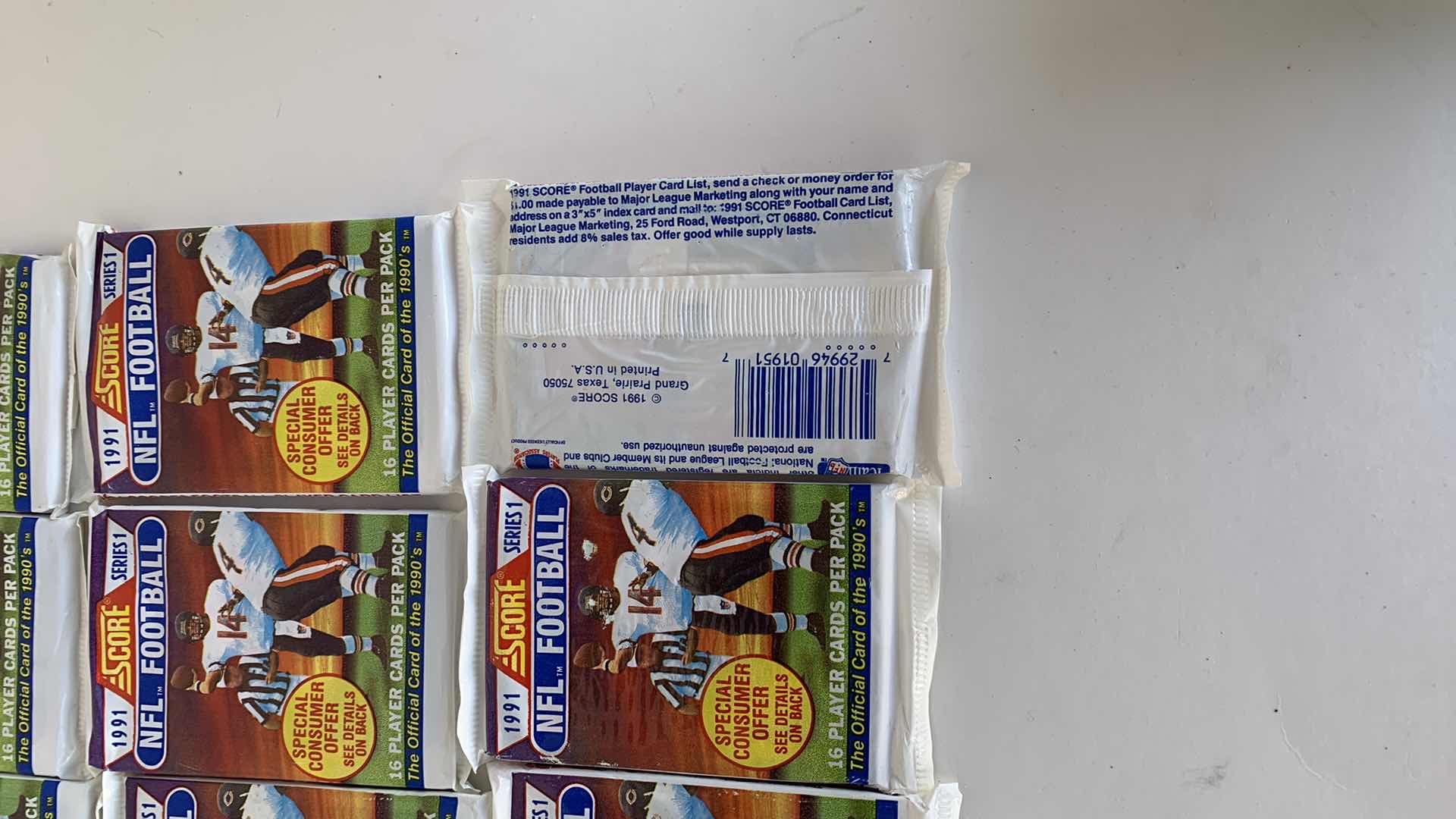 Photo 1 of 15 PACKS 1991 SCORE FOOTBALL CARDS WAX PACKS