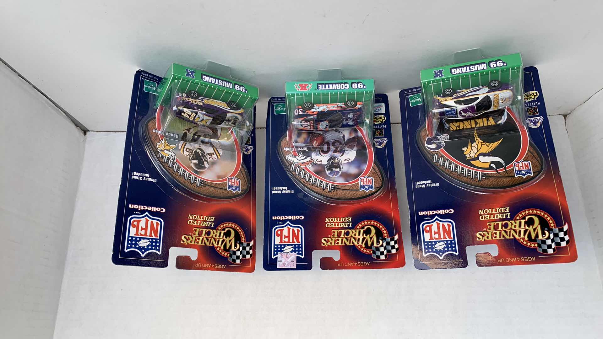 Photo 1 of NFL WINNERS CIRCLE DIE CAST CARS