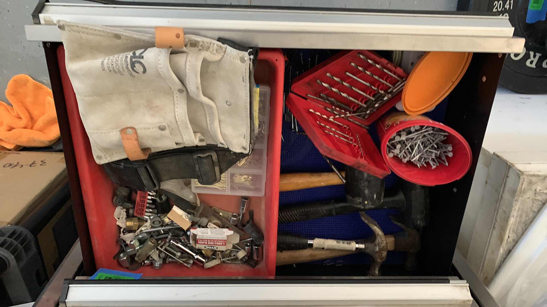 Photo 1 of CONTENTS OF DRAWER