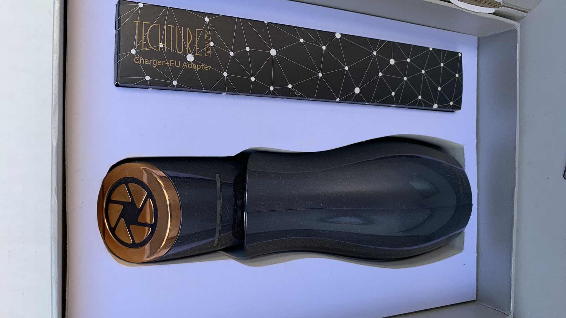 Photo 1 of E-PULSE EMS PRO TECH SKIN TIGHTENING TREATMENT