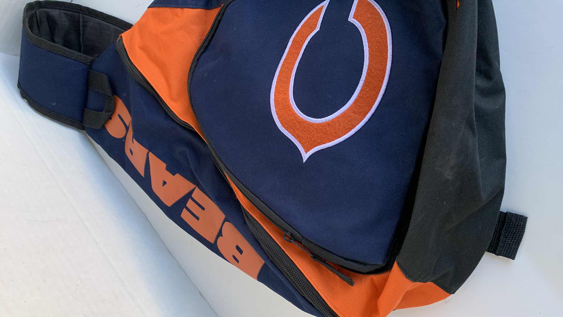 Photo 1 of NFL FOOTBALL CHICAGO BEARS OVER SHOULDER BACKPACK