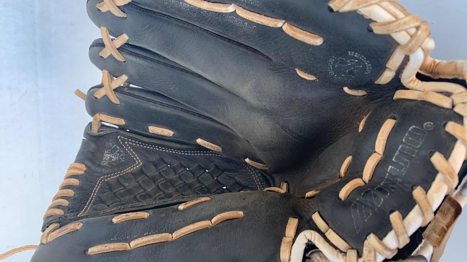 Photo 1 of $70 MIZUNO FAST PICTCH SELECT SOFTBALL GLOVE