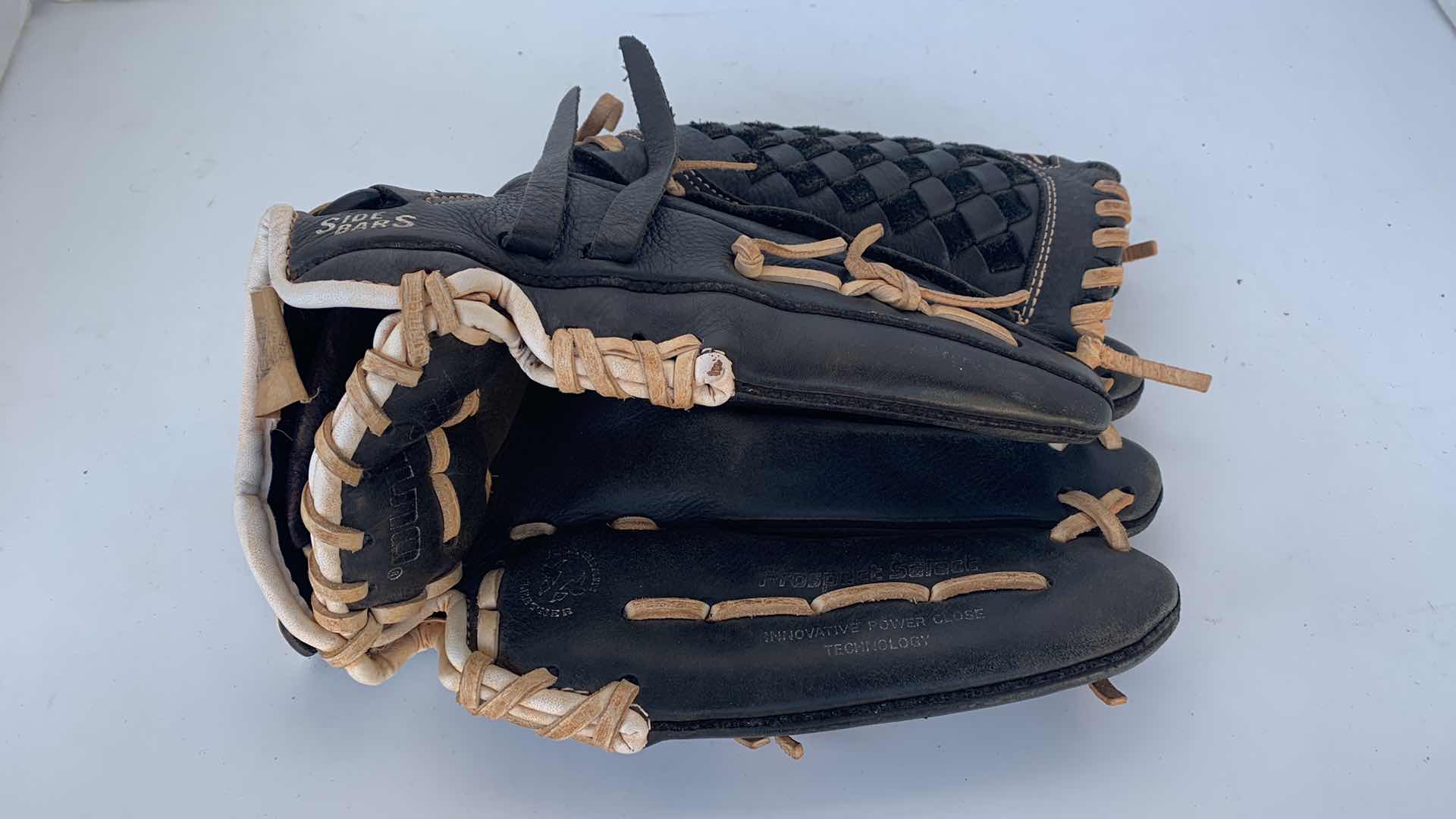 Photo 1 of $70 MIZUNO FAST PICTCH SELECT SOFTBALL GLOVE