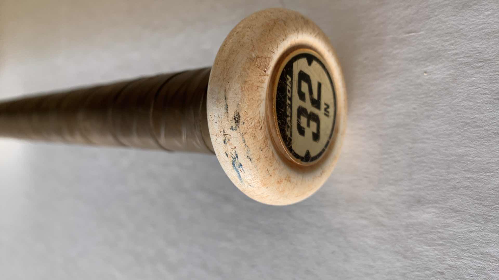 Photo 1 of $400 EASTON GHOST -10 DOUBLE BARREL FASTPITCH SOFTBALL BAT 32”