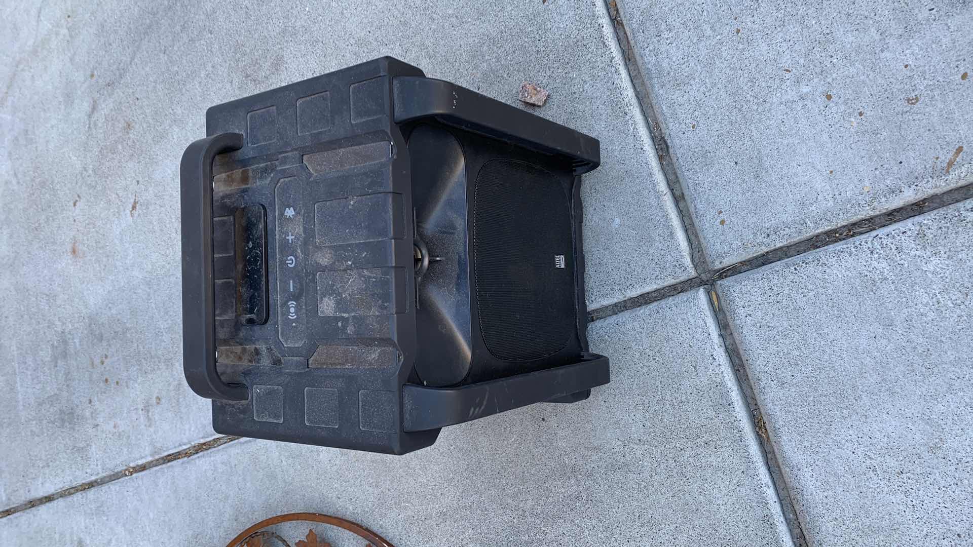 Photo 1 of ALTEC LANSING BLUETOOTH SPEAKER NO CORD