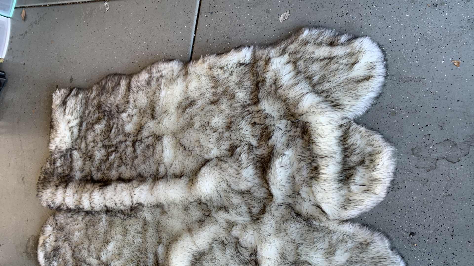 Photo 1 of LARGE SOFT RUG 82” X 62”