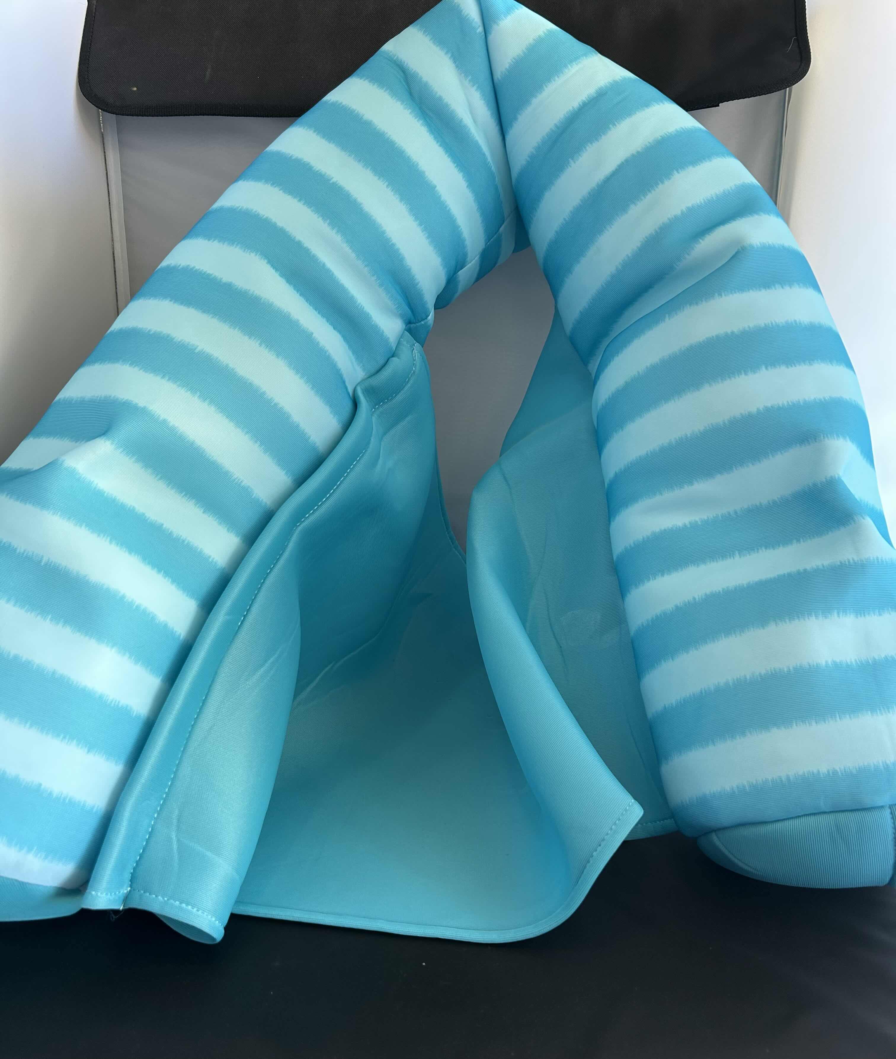 Photo 1 of 3 - X2O ADULT LIFE JACKETS WITH CARRY CASE AND 1 MEMBERS MARK MESH HAMMOCK POOL FLOAT BLUE STRIPES