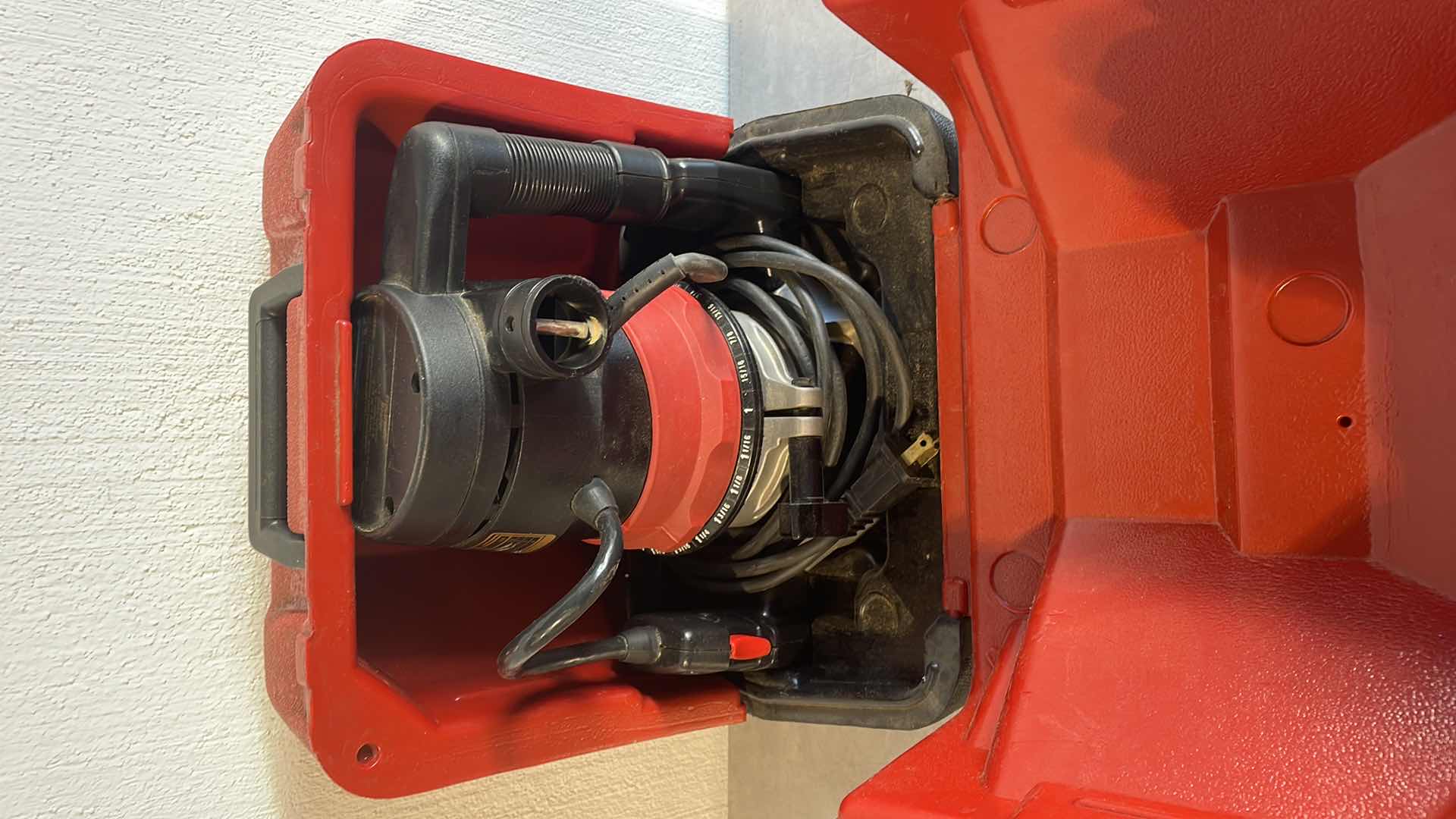 Photo 1 of CRAFTSMAN ELECTRONIC ROUTER MODEL 315.175060 IN CASE